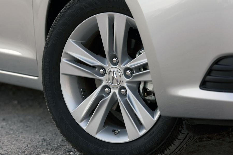 Колеса Acura ILX Hybrid (DE) 2012 года  (фото 24 из 60)